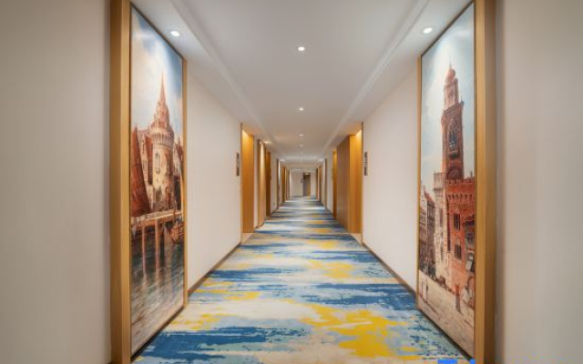 Vienna International Hotel (Guigang Guest World Plaza Gangnan Center)