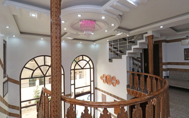 Oyo 22081 Hotel Shree Mazda