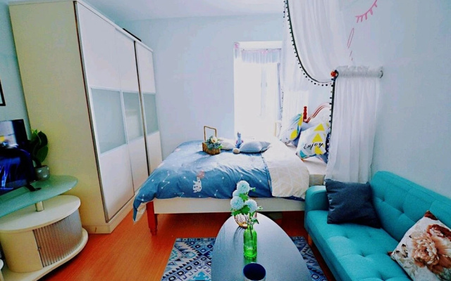 Avatar Clouds Large Queen Bed & High Rise View