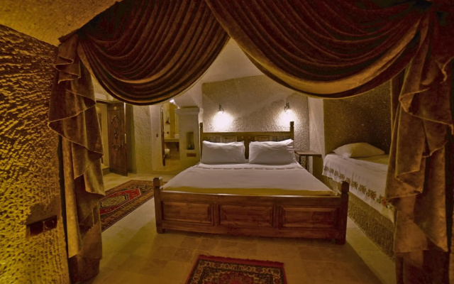 Grand Cave Suites
