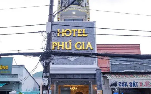 Phu Gia Hotel 2160 Huynh Tan Phat