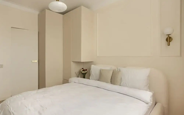 ARI - AFI Mall Luxurious Apartments