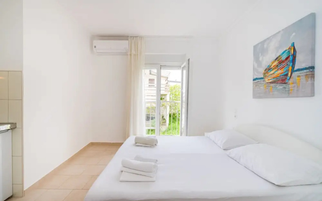 Studio Apartments Near Center 7