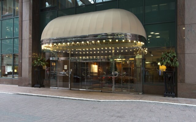 Отель Cambridge Suites Toronto Канада, Торонто - 1 отзыв об отеле, цены и фото номеров - забронировать отель Cambridge Suites Toronto онлайн вид на фасад