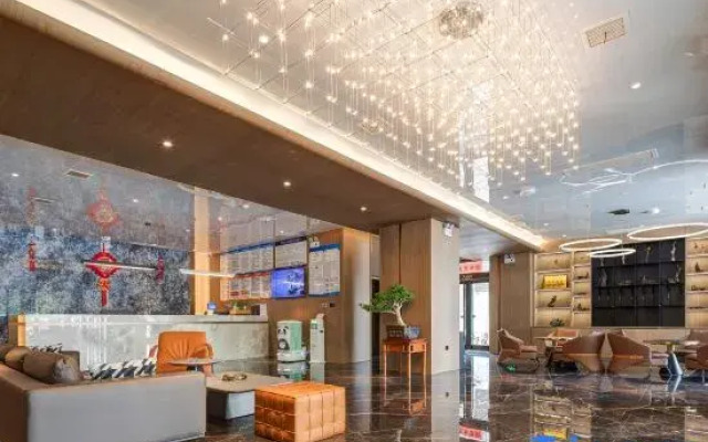 Elong R.YUN Hotel (Huayin Huashan Scenic Area Visitor Center Huashan North Station)