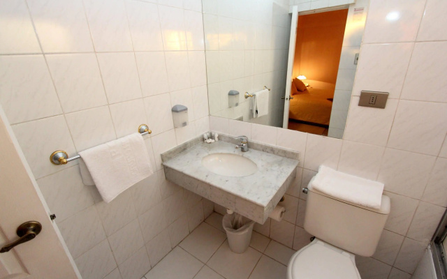 RQ Hotel Dacarlo