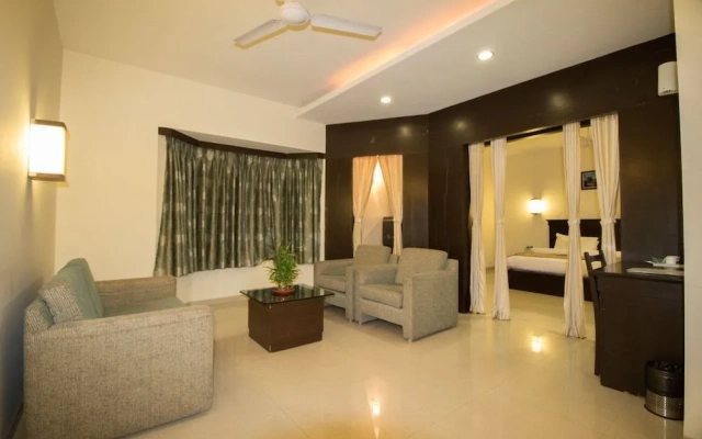 Grand Sarovar Portico