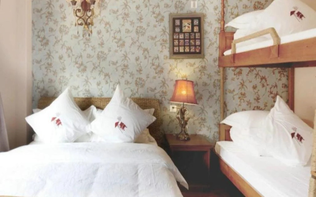 Daily Mega Holiday Hotel