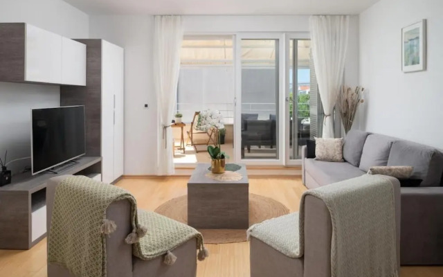 Sunny Resort Apartment With Seaview 1314