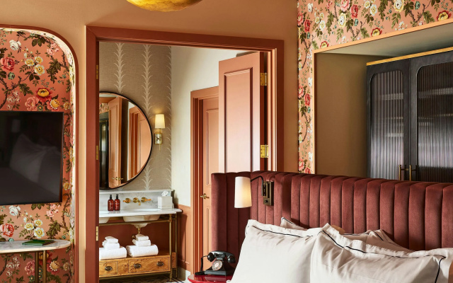 Fidelity Hotel