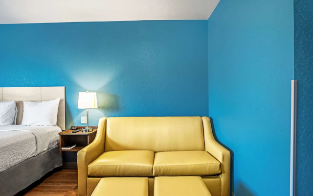 WoodSpring Suites Naples East