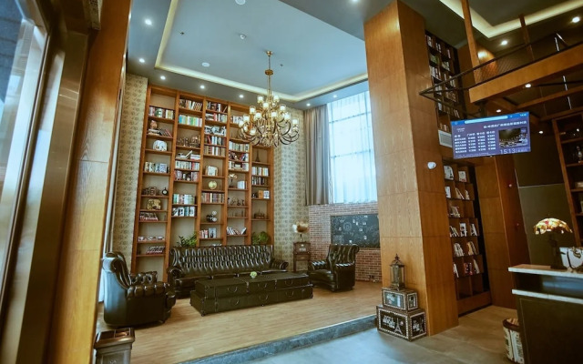 Отель James Joyce Coffetel Hotel Guangzhou South Station Qifu Xincun
