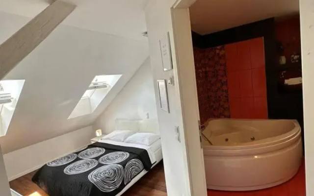 Room DeLuxe