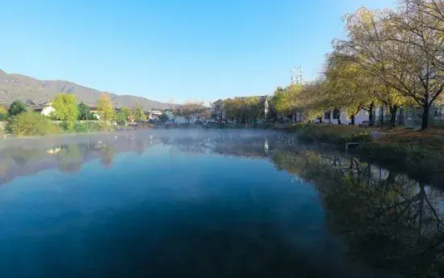 Shaxi Crescent Lake Homestay