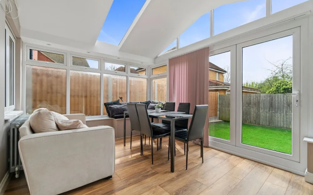 3 Bed - Sleeps 7 - Hot-tub - Free Parking
