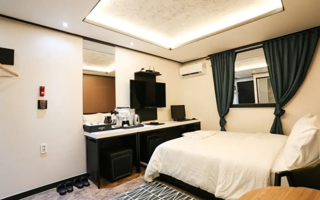 Yeongdeungpo New Silla