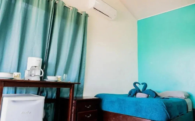 Oceans Breeze Apartment & Rooms