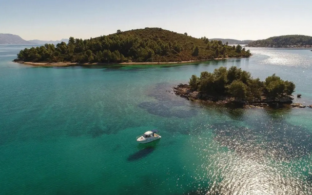 Awesome Home in Trstenik With Wifi and 2 Bedrooms