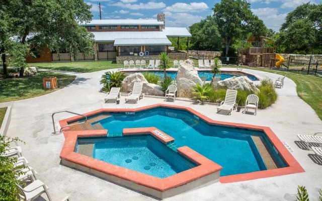 Sun Outdoors Lake Travis