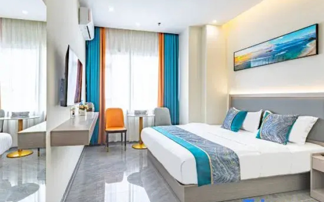 Golden Lake Bay Hotel