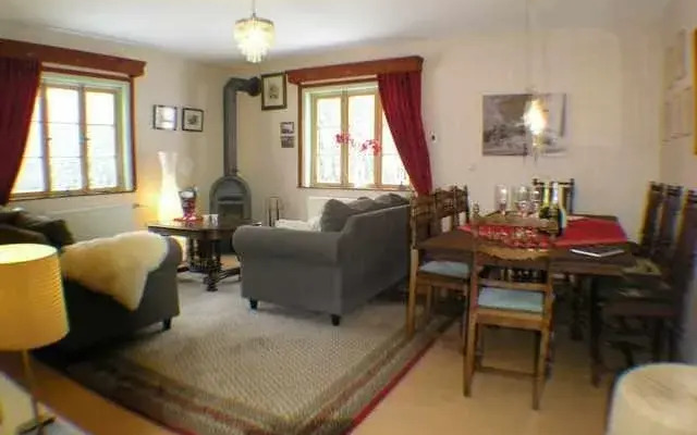 Haus im Wiesengrund