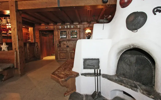 Quaint Chalet in Mayrhofen near Ski Lift