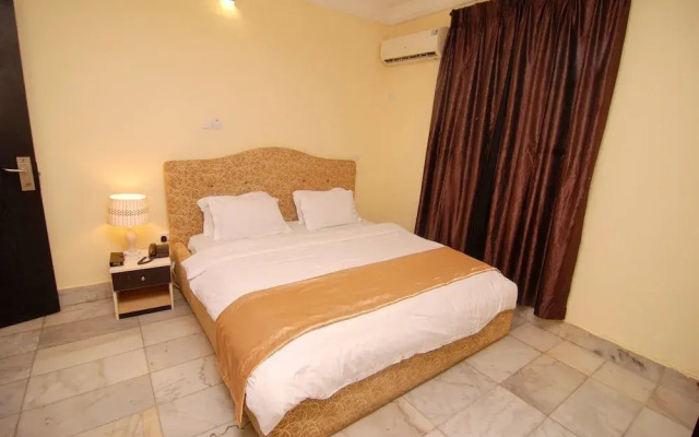 Emirates International Hotel & Suites