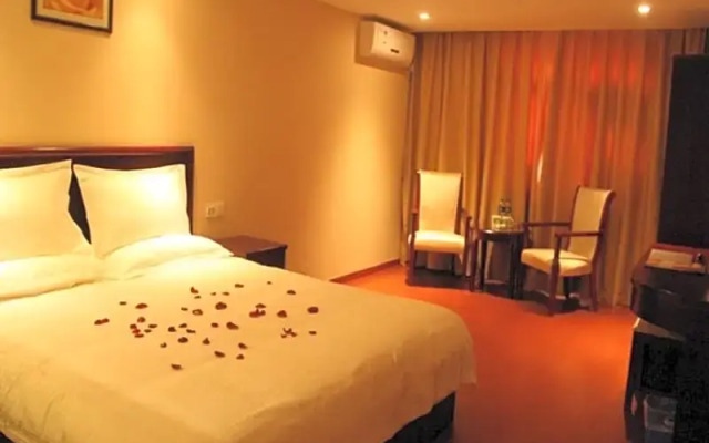 GreenTree Inn Guangdong Guangzhou Baiyun West Huangshi Road Express Hotel