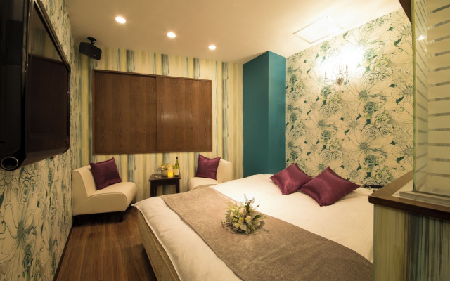 HOTEL RAFFINE - Adults Only
