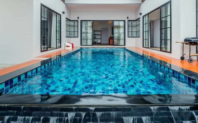 J Pool Villa Huahin