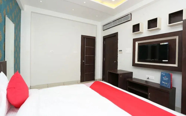 Capital O 26711 Mukesh Palace