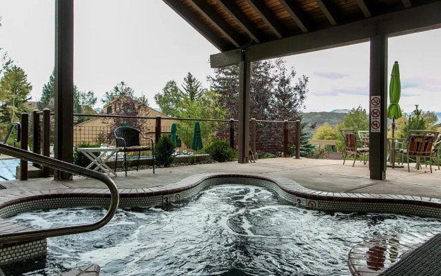 Seasons Four by Snowmass Vacations
