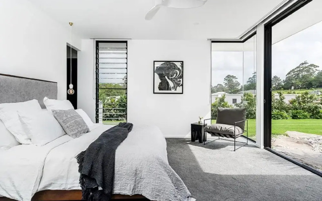 Your Luxury Escape - Scenic Vista