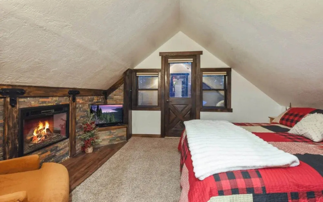 Tahoe Pines Cabin