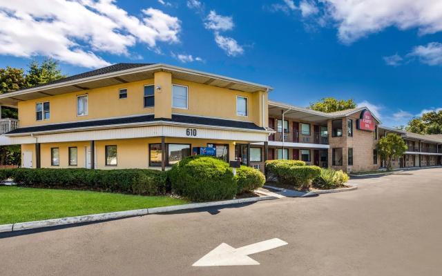 OYO Hotel Edison NJ Route 1