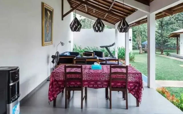 Harny's Garden Villa