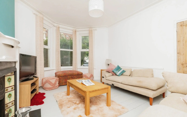 Spacious 6-bed Family Retreat Bristol