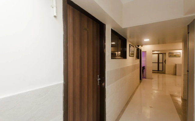 OYO 48225 Hotel Kirti