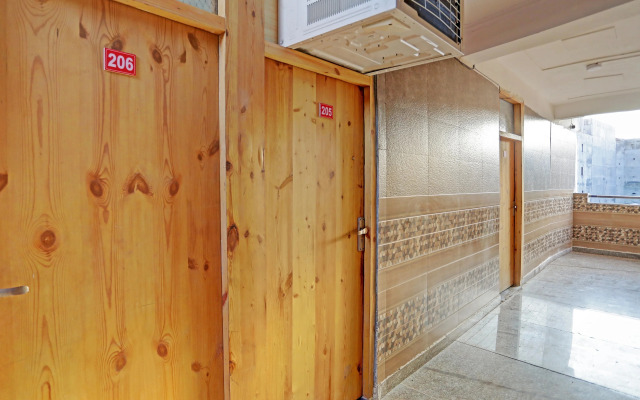 Collection O Aditya Inn Sector 66 Noida Near Adarsh Pariksha Kendra