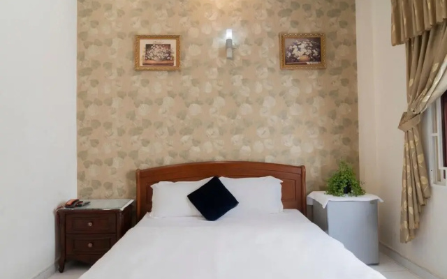 Nhu Huynh Hotel by OYO Rooms