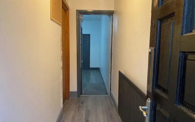 Room in Guest Room - Nice big Room in Coventry
