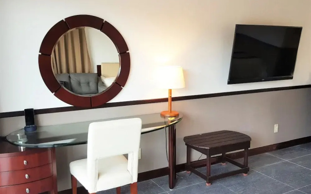 Hundred Days Hotel