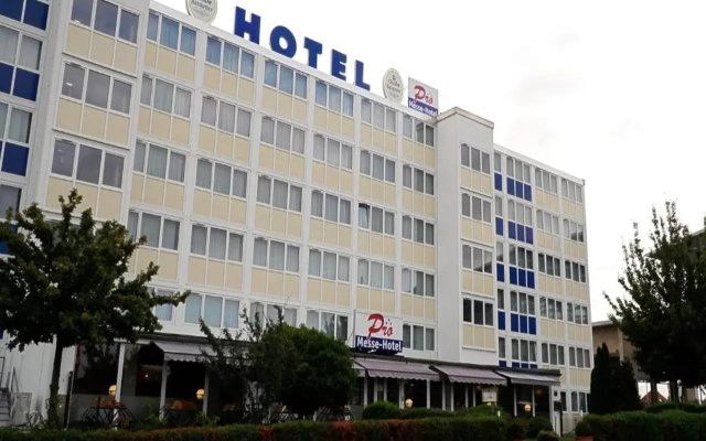 Отель BeeVillage Messehotel Hannover-Laatzen