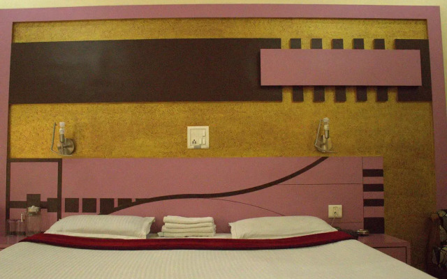 OYO 12221 Hotel M house