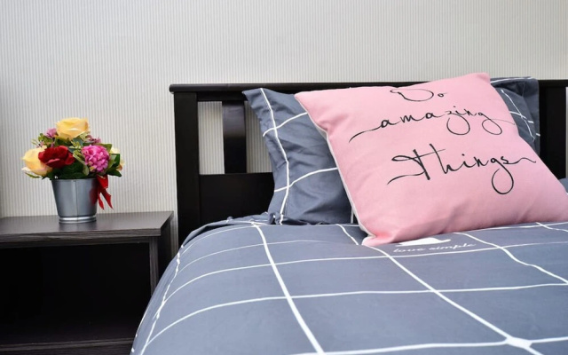 6-8 pax SetiaWalk 5min LRT Cozy Apartment Puchong