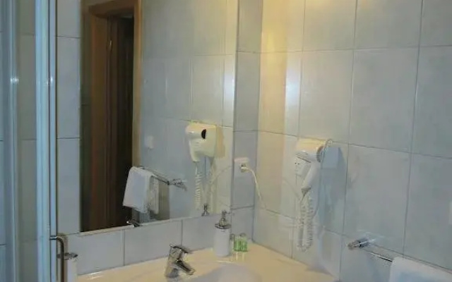 Hotel Na Statku Mirošov