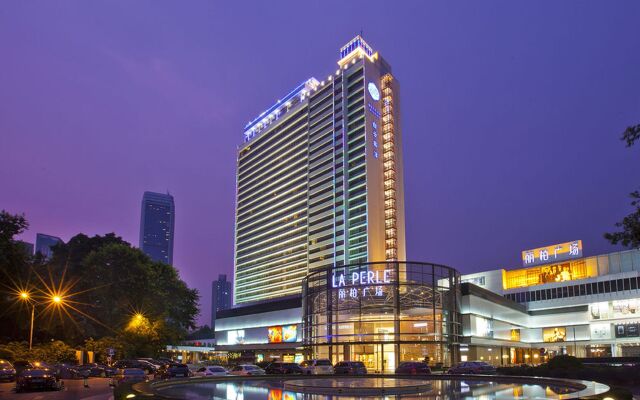 Baiyun Hotel Guangzhou вид на фасад