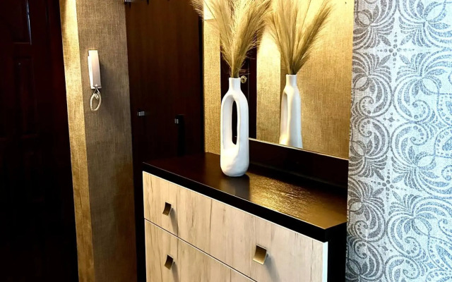 Status Apartment