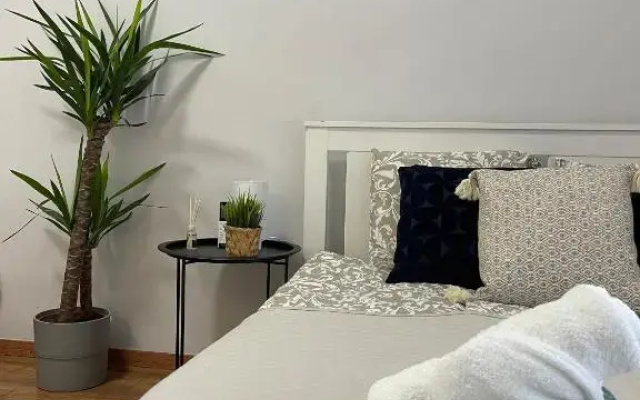Luxury Riverside Panorama Apartment