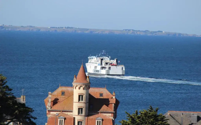 Appartement vue panoramique mer, prêt de vélos, WIFI